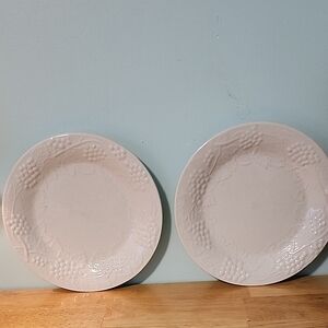 Vineyard Tabletops Set Of Two 7 1/2" Salad Plates